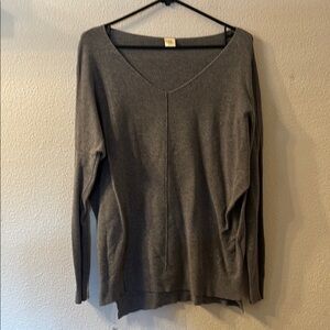 TR Notes Gray Vneck Sweater